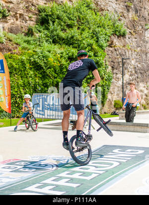 Noleggio di acrobazie durante la RedBull 3in1 BMX concorrenza, città di Lussemburgo, Lussemburgo Foto Stock