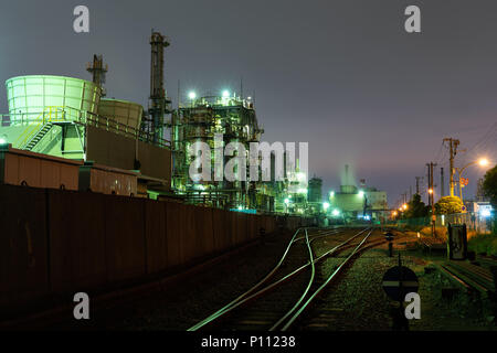 Nightview di Keihin Area Industriale in Kawasaki, Giappone. Foto Stock