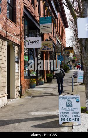 Negozi lungo Harris Avenue, storico quartiere Fairhaven, Bellingham, Washington, Stati Uniti d'America Foto Stock