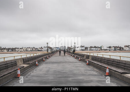 Vista dalla fine del molo a Deal Kent REGNO UNITO Foto Stock