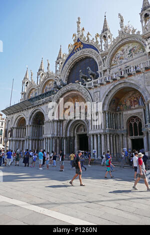 La Basilica di San Marco, Piazza San Marco (Piazza San Marco), Venezia, Italia Foto Stock