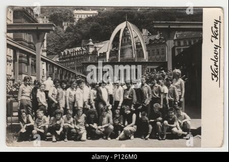 KARLOVY VARY, LA REPUBBLICA SOCIALISTA CECOSLOVACCA - circa settanta: Vintage mostra fotografica di compagni di scuola Foto Stock