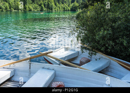 Barche su crestasee lago o cresta in flims svizzera Foto Stock