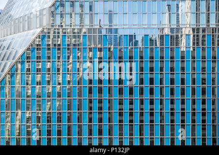 James R. Thompson Center - Stato di Illinois edificio progettato da Helmut Jahn Foto Stock