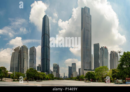 Ufficio blocchi sulla piazza Huangcheng, Guangzhou, Cina Foto Stock