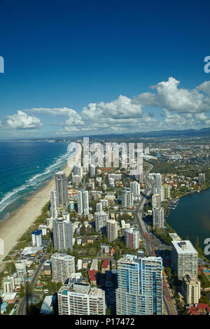 Vista dal Q1 grattacielo e Surfers Paradise, Gold Coast, Queensland, Australia Foto Stock