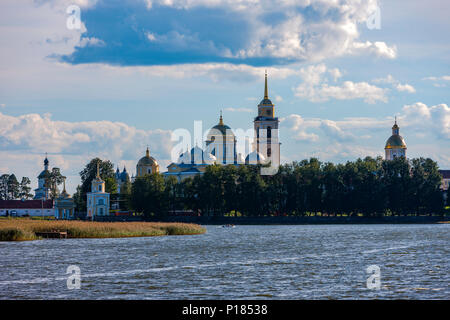 Il Nilo-Stolobensky monastero si trova nella Regione di Tver, sul lago Seliger, Russia Foto Stock
