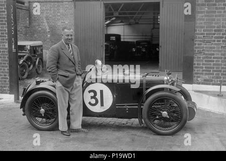 MG C tipo Midget di Cirillo Paolo al RAC TT race, circuito di Ards, Belfast, 1932. Artista: Bill Brunell. Foto Stock