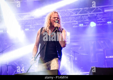 La Svezia Solvesborg - 10 giugno 2017. Il Norvegese band power metal Artch esegue un concerto dal vivo durante la Presidenza svedese music festival Sweden Rock Festival 2017 in Blekinge. Qui il cantante Eric Hawk è visto dal vivo sul palco. (Photo credit: Gonzales foto - Terje Dokken). Foto Stock