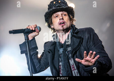 La Svezia Solvesborg - Giugno 09, 2017. Il tedesco della band power metal Edguy esegue un concerto dal vivo durante la Presidenza svedese music festival Sweden Rock Festival 2017 in Blekinge. Qui la cantante Tobias Sammet è visto dal vivo sul palco. (Photo credit: Gonzales foto - Terje Dokken). Foto Stock