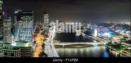 Vista verso i grattacieli di Brisbane. Brisbane è la capitale e la città più popolosa del stato australiano del Queensland. Foto Stock