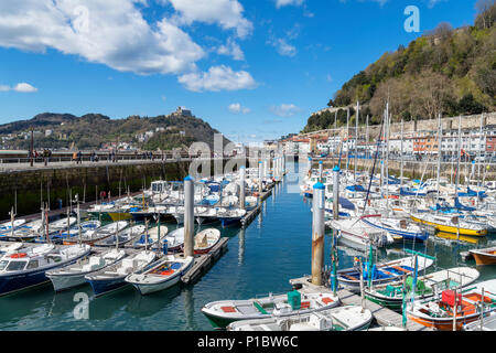 Il vecchio porto del Casco Viejo, San Sebastian, Paesi Baschi Foto Stock