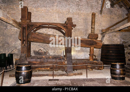 Grande torchio antico del Museo del vino di Borgogna Beaune Francia Foto Stock