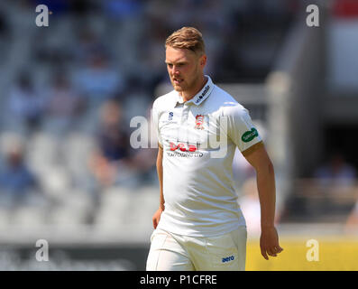 Emirates Old Trafford, Manchester, Regno Unito. 11 Giugno, 2018. Specsavers County Cricket campionato, Lancashire versus Essex; Jamie Porter di Essex ha impiegato cinque Lancashire wickets per solo 30 corre Credito: Azione Sport Plus/Alamy Live News Foto Stock