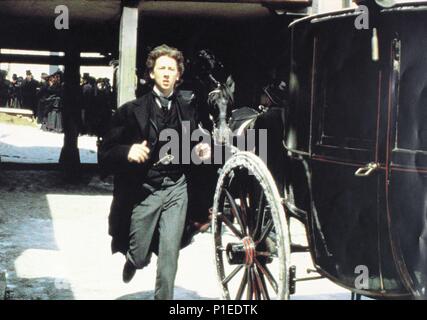 Pellicola originale titolo: giovani Sherlock Holmes. Titolo inglese: giovani Sherlock Holmes. Regista: barry levinson. Anno: 1985. Stelle: NICHOLAS ROWE. Credito: Paramount Pictures / Album Foto Stock