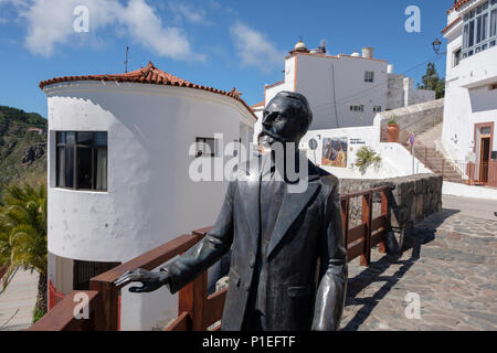 La statua dello scrittore e filosofo Miguel de Unamuno presso il punto di vista Mirador de Unamuno, Artenara, Gran Canaria Isole Canarie Spagna Foto Stock