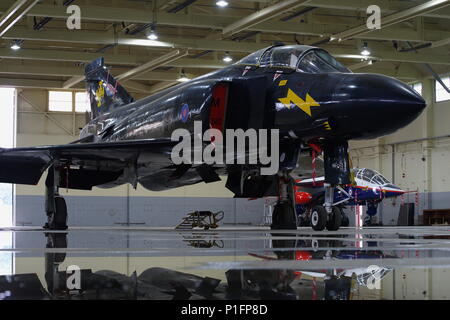 MC Donnell Douglas Phantom II XV582 Black Mike, al RAF Cosford, Foto Stock