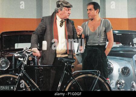 Pellicola originale titolo: LUI E PEGGIO DI ME. Titolo inglese: LUI E PEGGIO DI ME. Regista: ENRICO OLDOINI. Anno: 1984. Stelle: Adriano Celentano. Credito: C.G. Pellicola di argento / Album Foto Stock