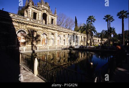 Spagna - Andalusia - La Vega (distretto di Sevilla) - Siviglia. Alcázar, jardines, Fuente de Neptuno. Foto Stock