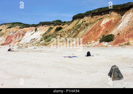 Martha's Vineyard, Massachusetts. Viste della testa Gay scogliere di argilla, situato sulla città di Aquinnah western-la maggior parte dell'isola di Martha's Vi Foto Stock