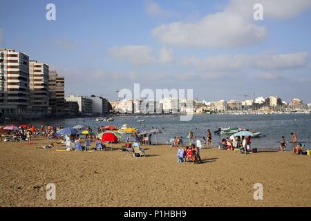 Spagna - Valencia regione autonoma - Baix Segura (distretto) - Alicante. Torrevieja; playa de Poniente. Foto Stock