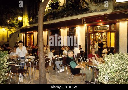 Il Barrio del Carmen; Bar Sant Jaume - calle Cavallers; terraza. Foto Stock