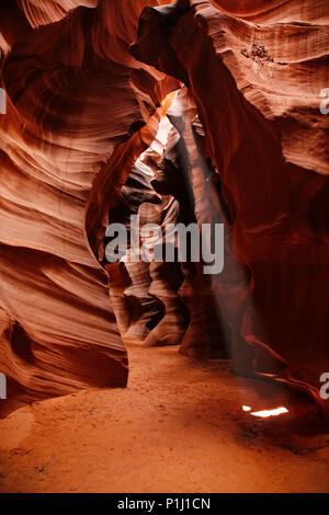 Pattern colorati di arenaria Navajo dallo Slot Canyon Arizona Pagina 2 Foto Stock