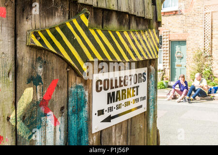 London, Regno Unito - 14 Aprile 2018: Haynes Lane Market - un gioiello nascosto weekend antiquariato e mercato degli agricoltori nel sud di Londra, Crystal Palace. Foto Stock