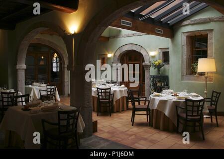 Villaverde de Pontones; restaurante 'El Cenador de Amós"; comedor. Foto Stock