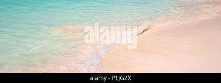 Di sabbia e il mare dei caraibi sfondo Foto Stock
