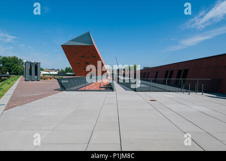 Gdansk, Polonia - 11 Maggio 2018: Edificio del museo della Seconda Guerra Mondiale in estate, Gdansk, Polonia Foto Stock