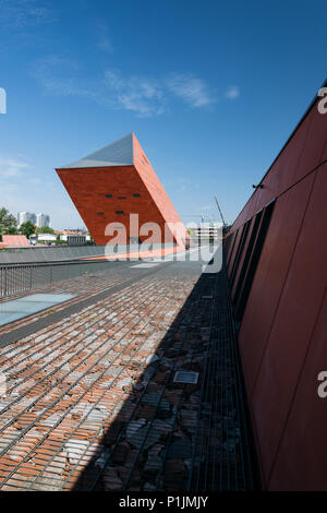 Gdansk, Polonia - 11 Maggio 2018: Edificio del museo della Seconda Guerra Mondiale in estate, Gdansk, Polonia Foto Stock