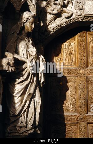 Cattedrale; dettaglio gate (architettura gotica / arte) (Sant James pellegrinaggio Cammino di Santiago). Foto Stock