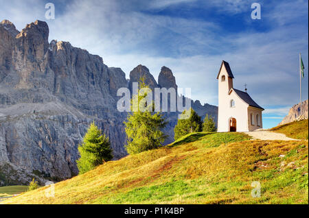 Estate paesaggio di montagna nelle Alpi - Dolomiti Italia Foto Stock