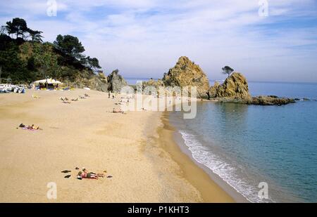 Spagna - Catalogna - Selva (distretto) - Gerona. Tossa de Mar; playa / Platja de la Mar Menuda. Foto Stock