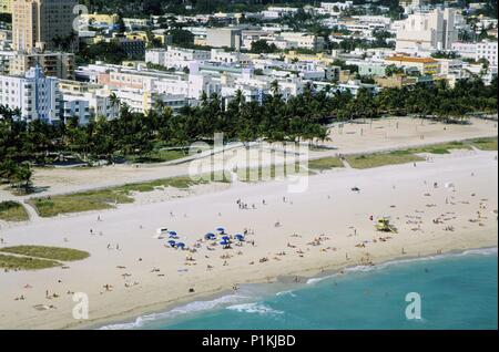 South Miami Beach; vista aérea con Edificios y playa a la altura de Ocean Drive (distrito Art Deco). Foto Stock