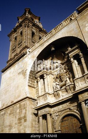 Almansa, Asunción chiesa; la facciata rinascimentale. Foto Stock