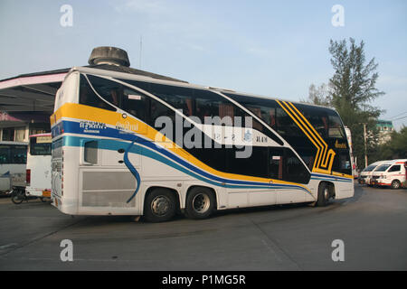 CHIANG MAI, Thailandia - 15 ottobre 2011: Bus di Chantour. Foto di Chiangmai, dalla stazione degli autobus in Thailandia. Foto Stock