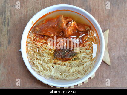 La tagliatella con sgombro di ketchup Foto Stock