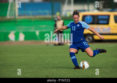 Zemun Stadium, Belgrado, Serbia. 12 Giugno, 2018. FIFA Womens World Cup di qualifica, gruppo 7, Serbia donne contro la Finlandia le donne; Natalia Kuikka di Finlandia in azione Credit: Azione Plus sport/Alamy Live News Foto Stock