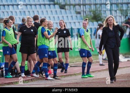 A Belgrado, in Serbia. Il 12 giugno 2018. Il banco di Finlandia celebrare la vittoria Credit: Nikola Krstic/Alamy Live News Foto Stock