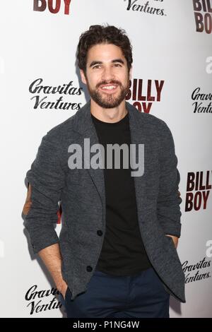 Los Angeles, CA, Stati Uniti d'America. 12 Giugno, 2018. Darren Criss presso gli arrivi per BILLY BOY Premiere, Laemmle Music Hall di Los Angeles, CA 12 Giugno 2018. Credito: Priscilla concedere/Everett raccolta/Alamy Live News Foto Stock