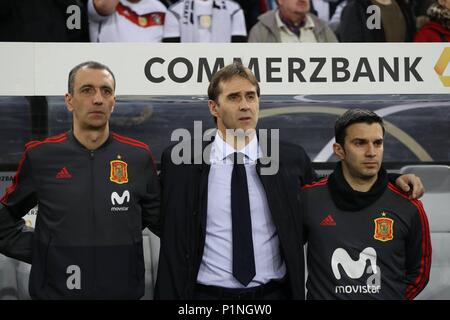 Coach Julen Lopetegui (Spagna) durante la International partita amichevole partita di calcio tra la Germania e la Spagna in merito a marzo 23, 2018 a Esprit-Arena a Dusseldorf, Germania - Photo Laurent Lairys / DPPI FOTO FILE: il team spagnolo selezione pullman, Julen Lopetegui, indigenti dalla sua posizione Foto Stock