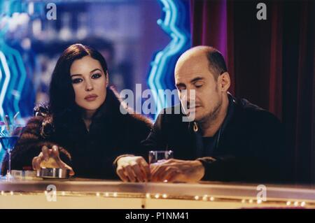 Pellicola originale titolo: COMBIEN tu m'aimes?. Titolo inglese: COMBIEN tu m'aimes?. Regista: BERTRAND BLIER. Anno: 2005. Stelle: Monica Bellucci; BERNARD CAMPAN. Credito: FIDELITE PRODUCTIONS / Album Foto Stock