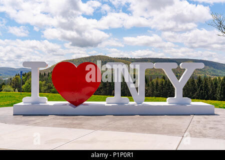 CORBETTSVILLE, NY - 14 Maggio 2018: I Love NY Segno a New York Southern Tier Welcome Center Foto Stock