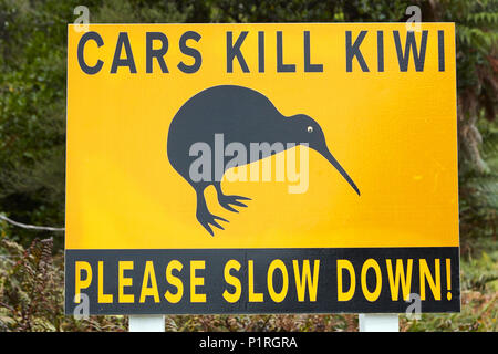 Kiwi segno di avvertimento, Okarito, nella costa occidentale dell'Isola del Sud, Nuova Zelanda Foto Stock