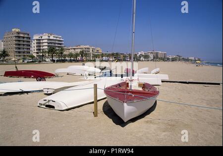 Spagna - Catalogna - Baix Penedés (distretto) - Tarragona. Segur de Calafell, playa / Platja de Segur de Calafell. Foto Stock