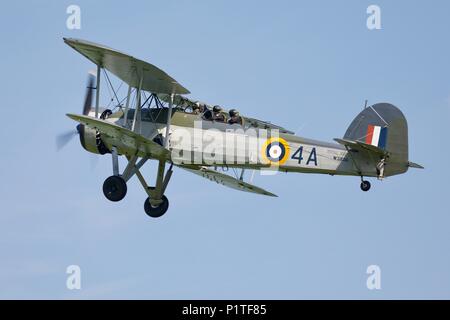 Fairey Swordfish W5856 di proprietà della Royal Navy volo storico - design by il Fairey Aviation Company per il Fleet Air Arm come un aerosilurante Foto Stock