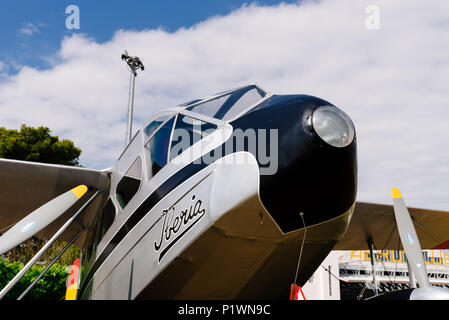 Madrid, Spagna - 3 Giugno 2018: De Havilland DH89 Dragon Rapide dal 1934 aeromobile durante air show della storica collezione aerei a Cuatro Vientos ai Foto Stock