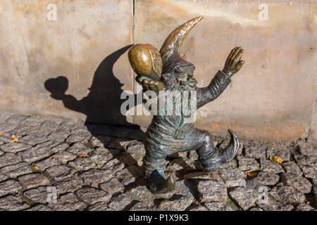 Wroclaw, Polonia - 10 dicembre 2017: Wrocław's nani sono famosa attrazione turistica della città. Foto Stock